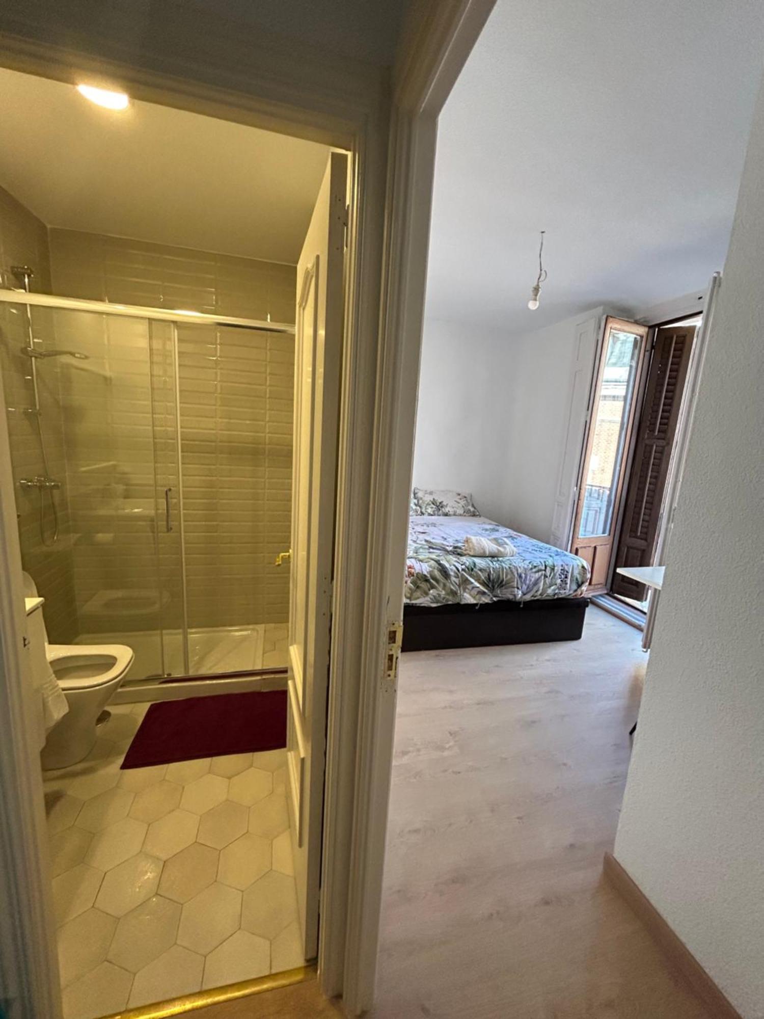 Room In Plaza Mayor Madrid Eksteriør billede